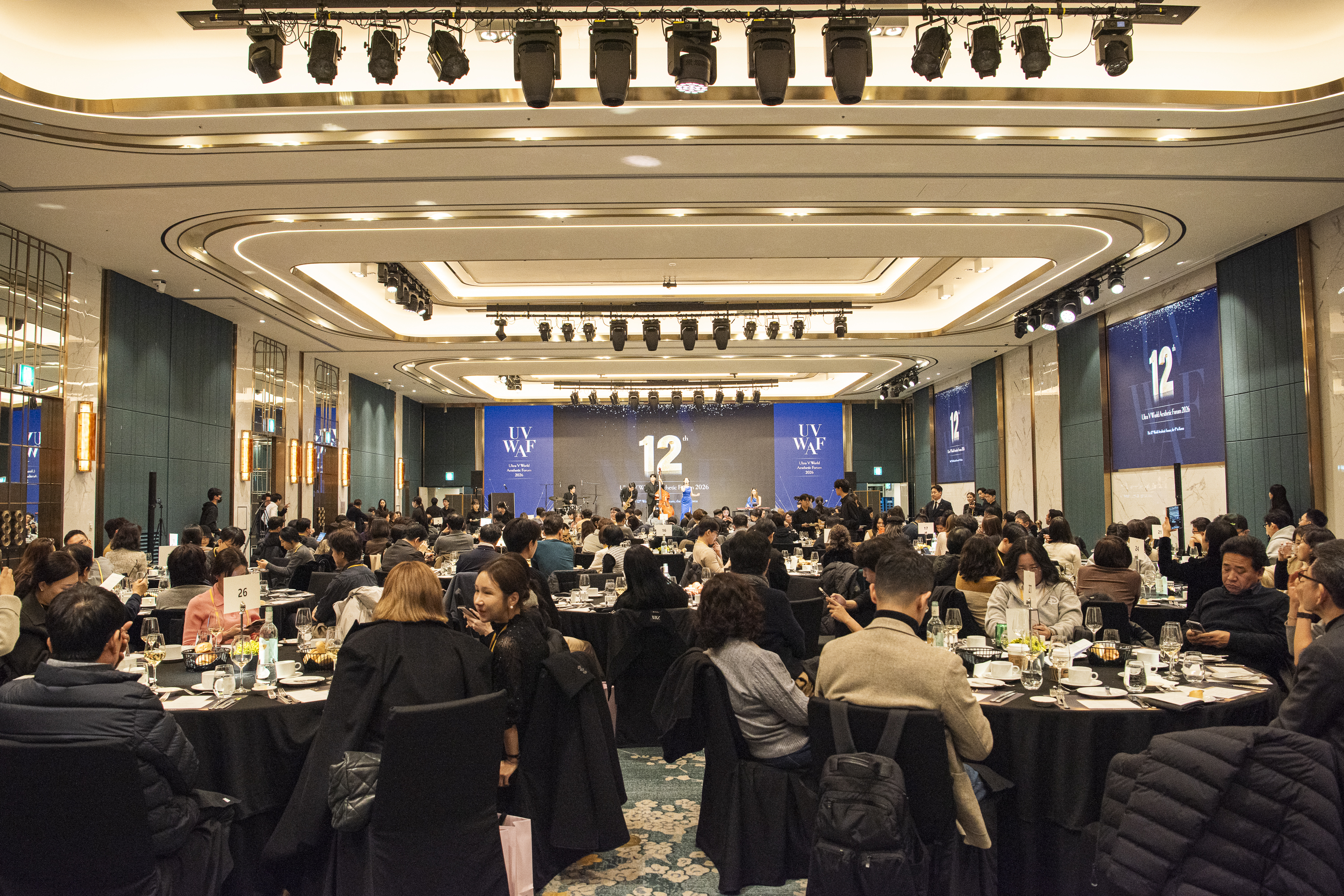 محاضرة أكاديمية ULTRACOL® وتجديد منطقة تحت العين -بقلم د. بارك سو يون | عيادة إيكلات دي تشونغدام