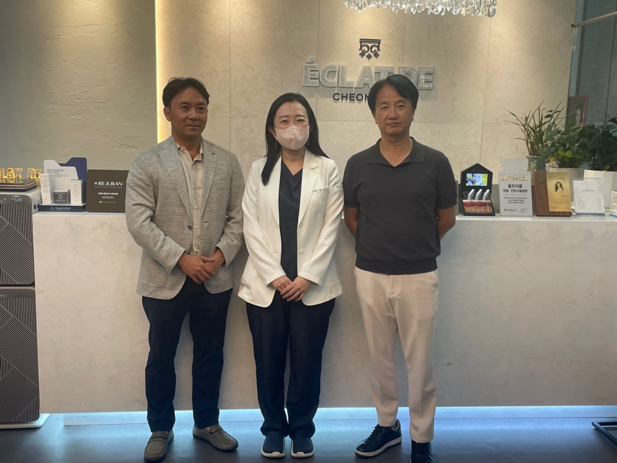 عيادة إيكلات دي تشونغدام – لقاء الدكتورة سو يون بارك مع ممثل Elysis Sense 30 أغسطس 2024